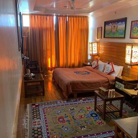 Auspiscious Him View Hotel McLeod Ganj Esterno foto