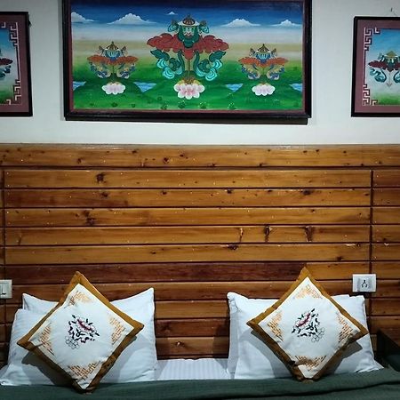 Auspiscious Him View Hotel McLeod Ganj Esterno foto