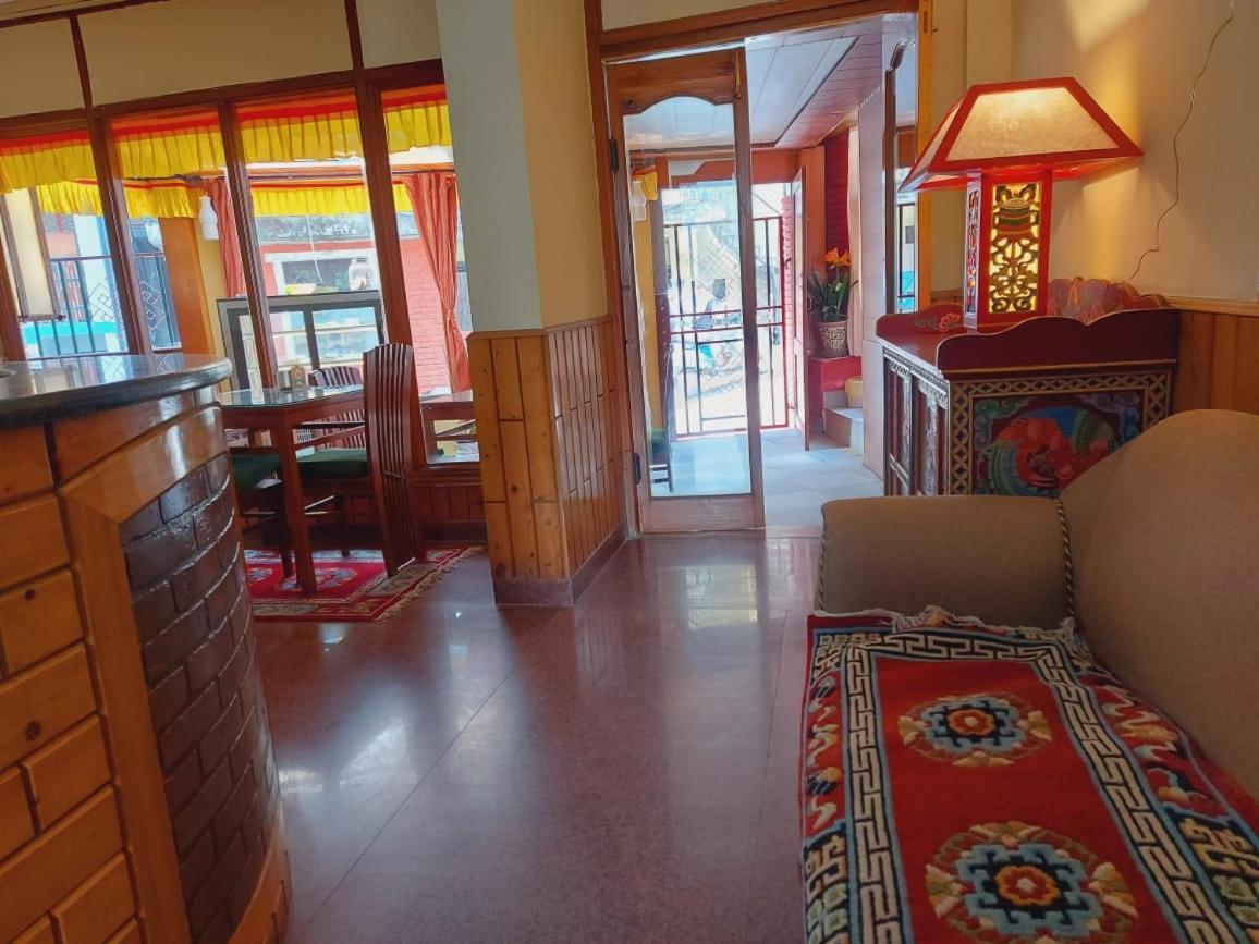 Auspiscious Him View Hotel McLeod Ganj Esterno foto