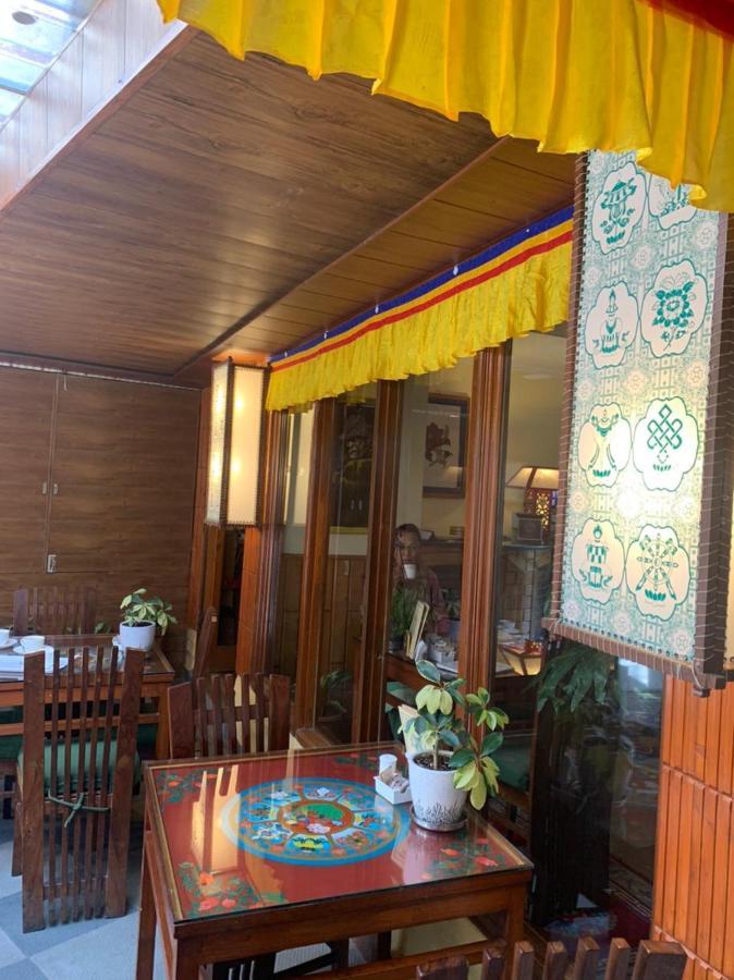 Auspiscious Him View Hotel McLeod Ganj Esterno foto