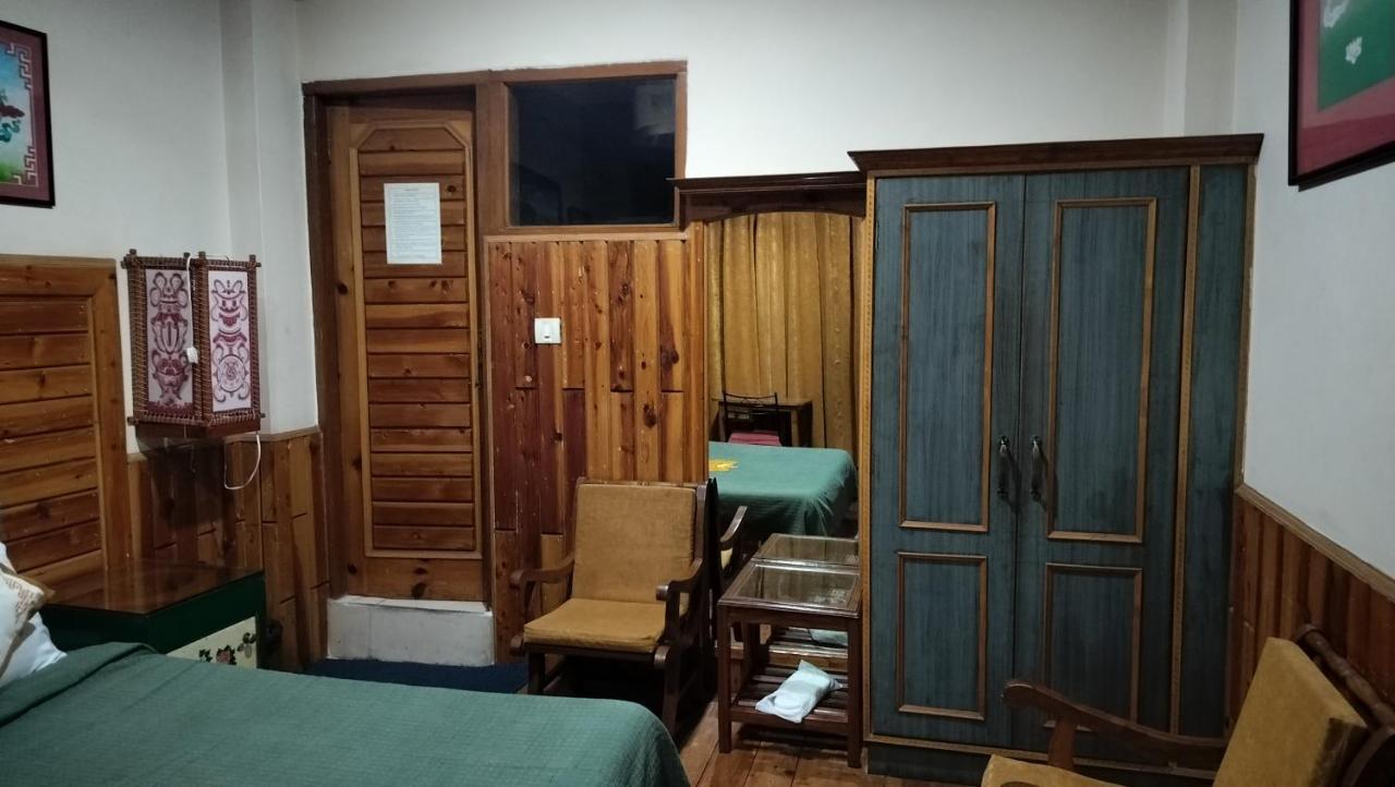Auspiscious Him View Hotel McLeod Ganj Esterno foto