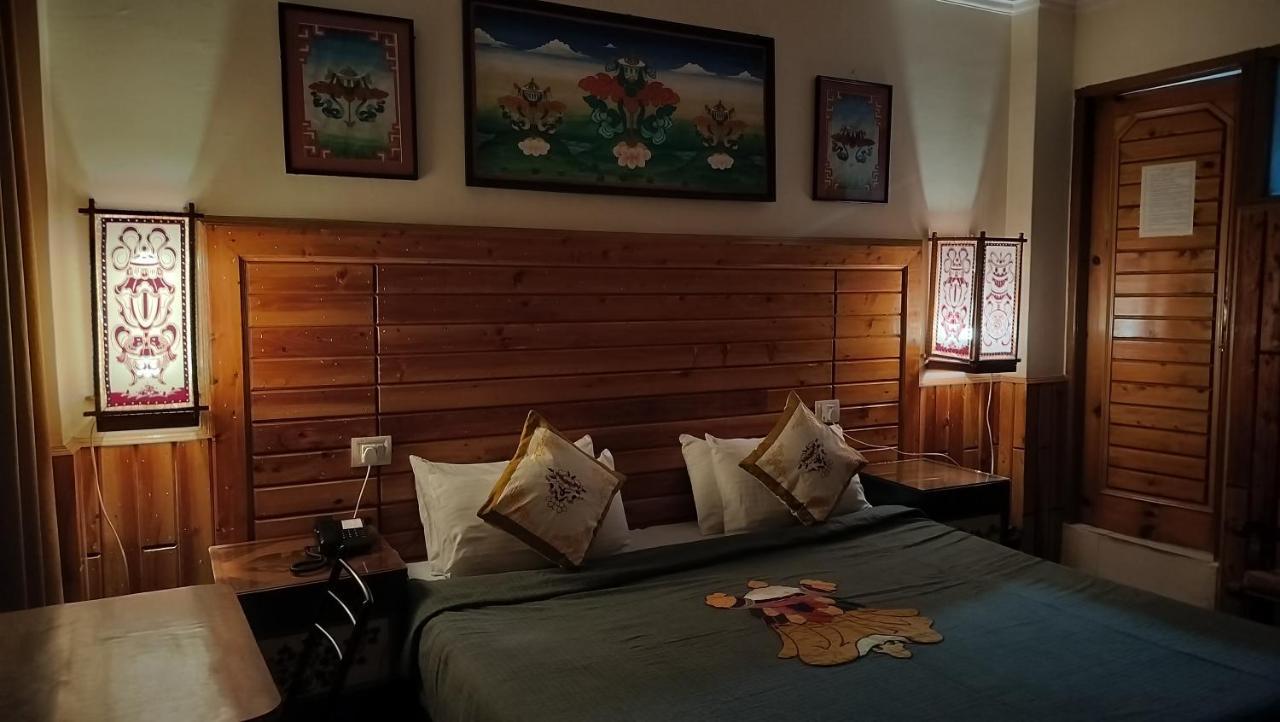 Auspiscious Him View Hotel McLeod Ganj Esterno foto