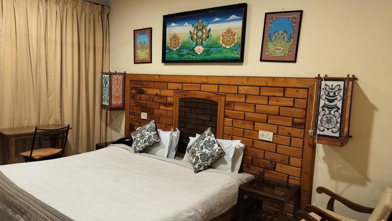 Auspiscious Him View Hotel McLeod Ganj Esterno foto
